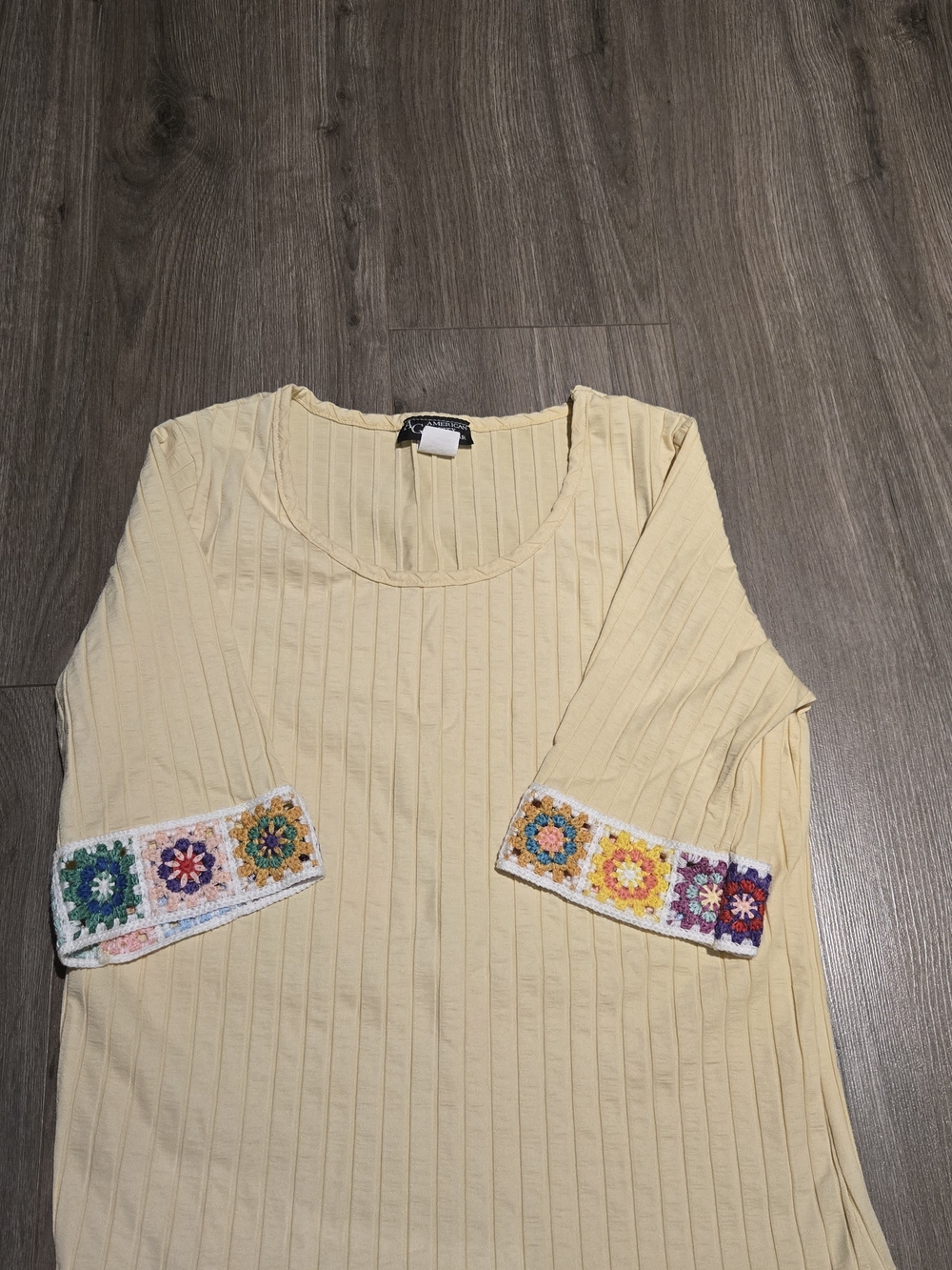 American City Wear Ribbed Knit Boho Top Crochet Granny Square Cuff Yellow Size L
